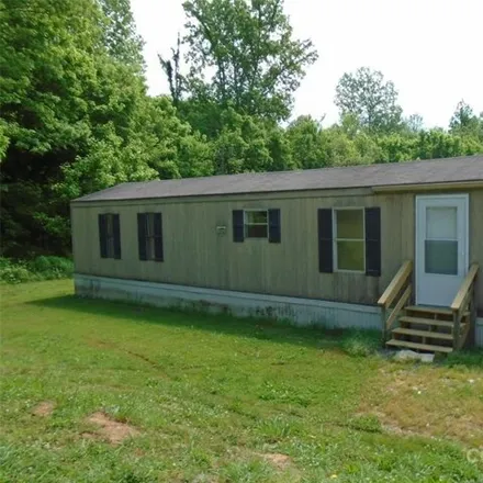 Rent this 3 bed house on 156 Thornwood Lane in Gaston County, NC 28164