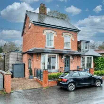 Buy this 4 bed house on Old Station Road in Bromsgrove, B60 2AE