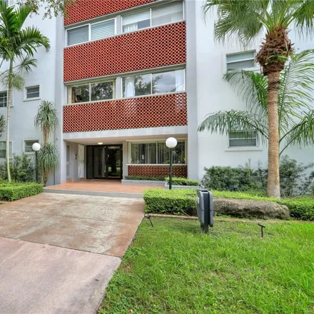 Image 2 - 650 Southwest 24th Street, Coral Gables, FL 33134, USA - Condo for sale