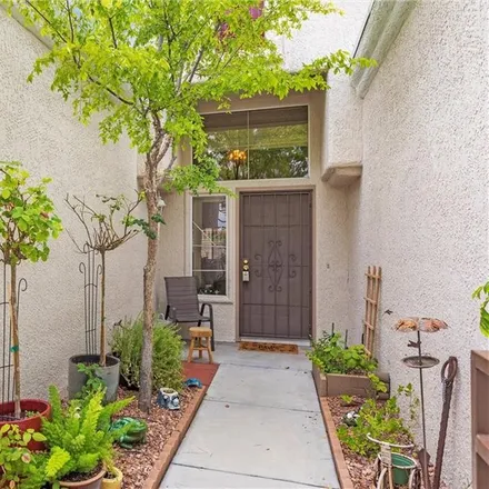 Image 2 - 2825 Sungold Drive, Las Vegas, NV 89134, USA - Townhouse for sale