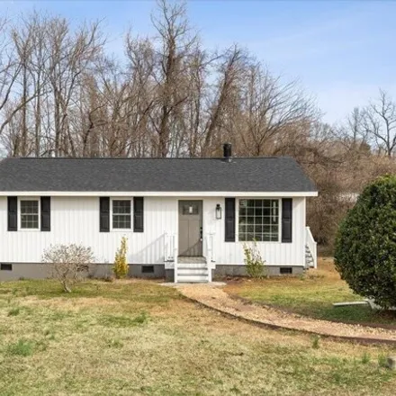 Image 2 - 104 South Frazier Road, Miles, Mebane, NC 27302, USA - House for sale