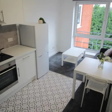 Image 2 - Clarendon Road, Leeds, LS2 9DE, United Kingdom - Apartment for rent