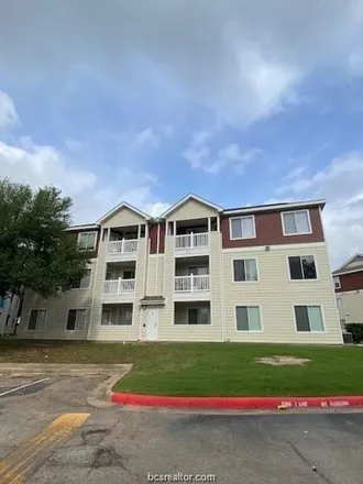 Rent this 4 bed condo on Southwest Parkway in College Station, TX 77840
