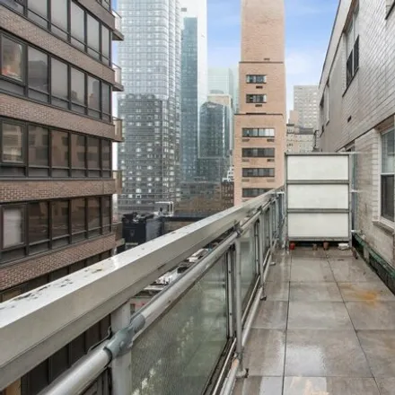 Image 4 - 321 East 48th Street, New York, NY 10017, USA - Condo for sale