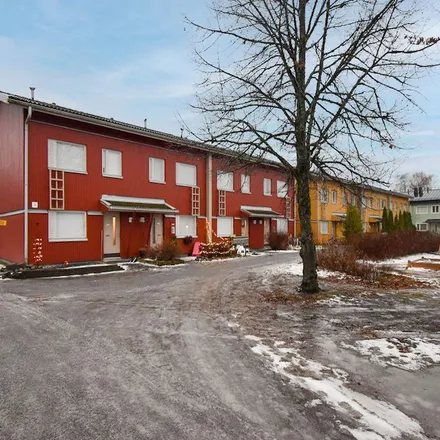 Rent this 3 bed apartment on Jaakkolantie 27E-J in 04250 Kerava, Finland