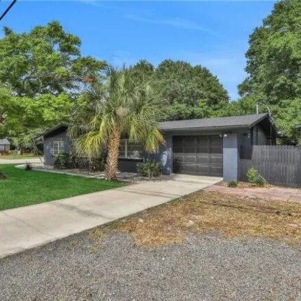 Image 4 - 1214 11th Street Northeast, Florence Villa, Winter Haven, FL 33881, USA - House for sale