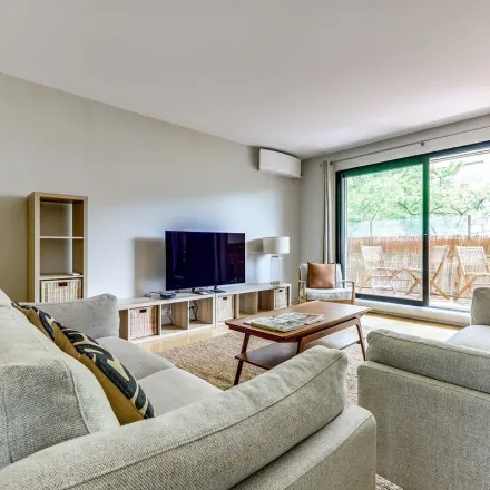 Rent this 4 bed apartment on 143 bis Avenue de Wagram in 75017 Paris, France