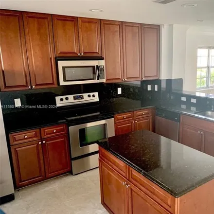Image 5 - 200 Southwest 6th Place, Garden Isles, Pompano Beach, FL 33060, USA - Townhouse for rent