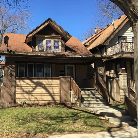 Buy this studio house on 3175 in 3175A North 40th Street, Milwaukee