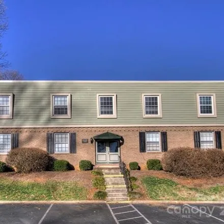 Rent this 2 bed condo on Versailles Apt Drive in Charlotte, NC 28203