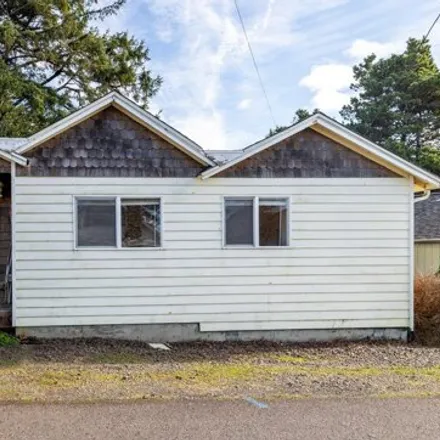 Buy this 2 bed house on 3062 Southwest Coast Avenue in Lincoln City, OR 97367