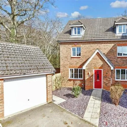 Buy this 5 bed house on Heartwood Drive in Ashford, Kent
