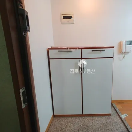 Rent this studio apartment on 서울특별시 강남구 역삼동 690-7