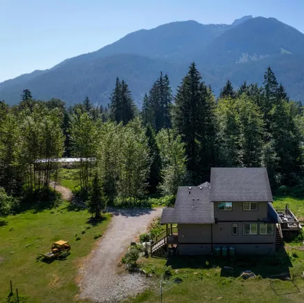 Buy this 4 bed house on The Crabapple Cafe in 41701 Government Road, Squamish
