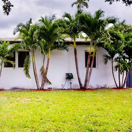 Image 1 - 617 Lavilla Drive, Miami Springs, FL 33166, USA - House for rent