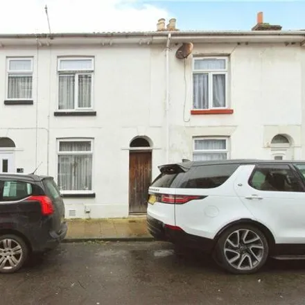 Buy this 3 bed townhouse on Victoria Street in Gosport, PO12 4TX