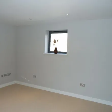 Image 5 - The Caitlin Building, High Wycombe, HP11 2BH, United Kingdom - Apartment for rent