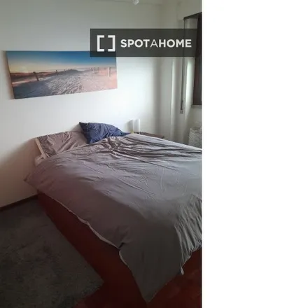 Rent this 2 bed room on Rua José Gonçalves Bexiga in 2825-471 Costa da Caparica, Portugal