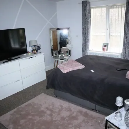 Rent this 1 bed apartment on Bridge Street in Lisburn, BT28 1XY