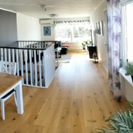 Rent this 5 bed house on Mariehällsvägen in 184 35 Österåkers kommun, Sweden