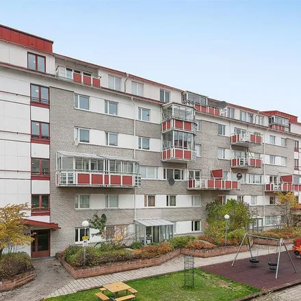 Rent this 2 bed apartment on S:t Petrus Syrisk-Ortodoxa Kyrka in Hallonbergsplan 2, 174 52 Sundbybergs kommun