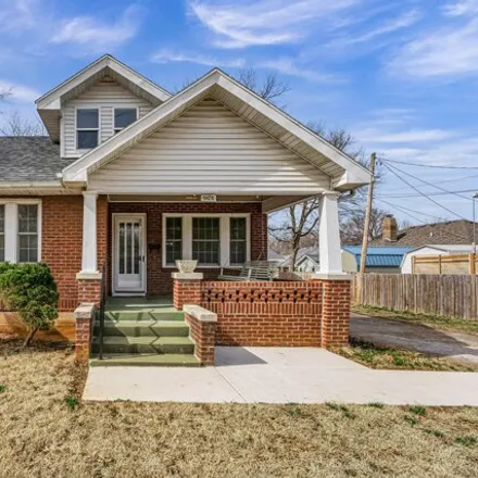 Buy this 3 bed house on 2049 South Fort Avenue in Springfield, MO 65807