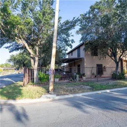 Image 2 - 1710 North Palm Drive, Pharr, TX 78577, USA - House for sale