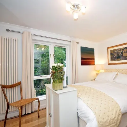 Image 4 - Spring Path, London, NW3 5LS, United Kingdom - Apartment for rent