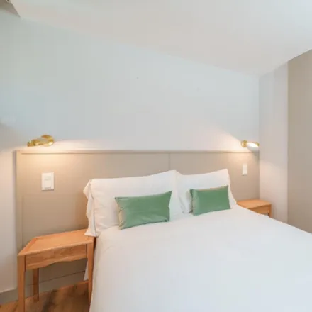 Rent this 3 bed apartment on Frutaria Firmeza in Rua da Firmeza, 4000-044 Porto
