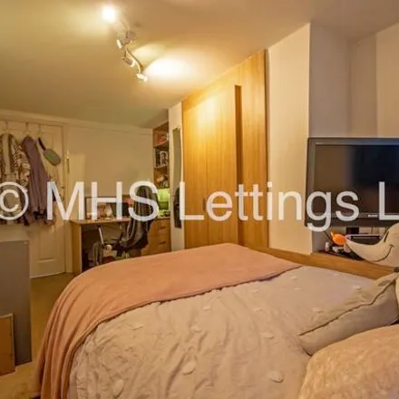 Image 6 - 104 Belle Vue Road, Leeds, LS3 1DA, United Kingdom - Apartment for rent