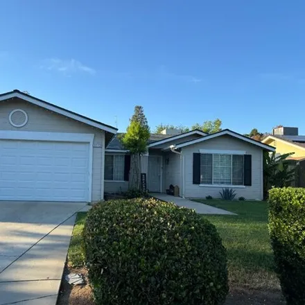 Buy this 3 bed house on 5119 East Truman Avenue in Fresno, CA 93725
