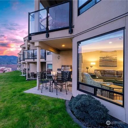 Buy this 2 bed condo on Lake Chelan Shores Drive in Chelan, Chelan County
