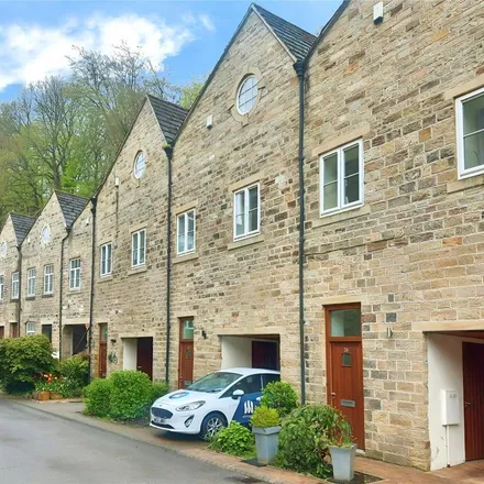 Rent this 3 bed townhouse on Wildspur Mills in New Mill, HD9 7BA