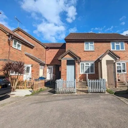 Buy this 3 bed townhouse on Grasmere Close in London, TW14 9QW