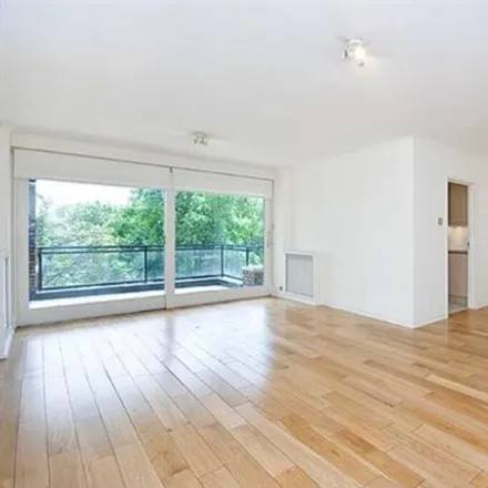 Rent this 2 bed room on Hamilton House in 1 Hall Road, London