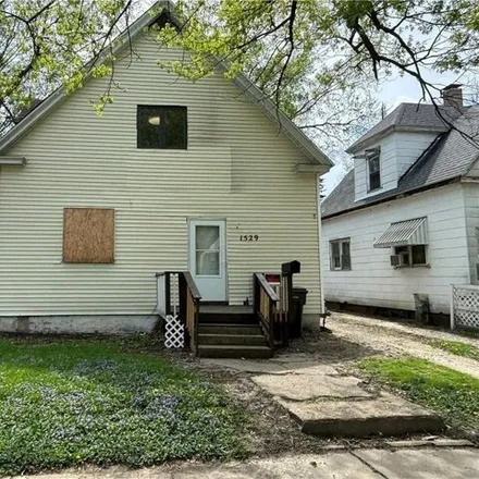 Buy this 2 bed house on 1549 East Prairie Street in Decatur, IL 62521