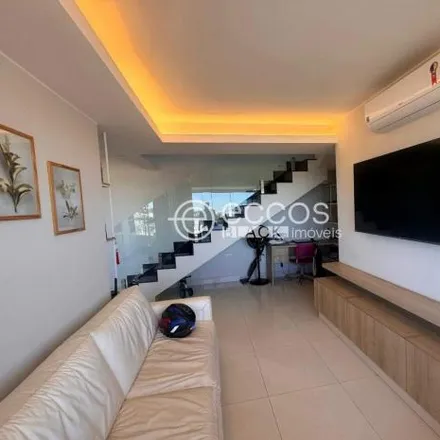 Rent this 2 bed apartment on Avenida Doutor Misael Rodrigues de Castro in Segismundo Pereira, Uberlândia - MG