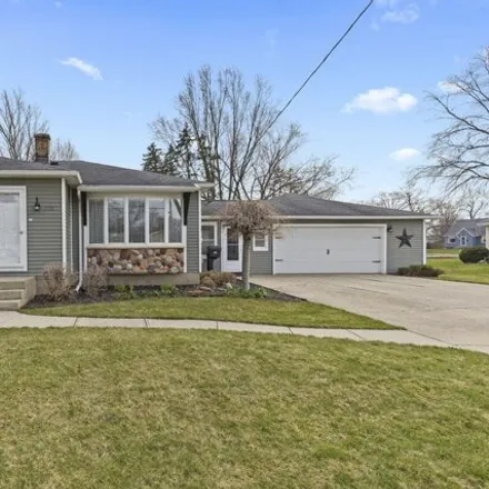 Buy this 3 bed house on 3740 Curtis Street in Hudsonville, MI 49426