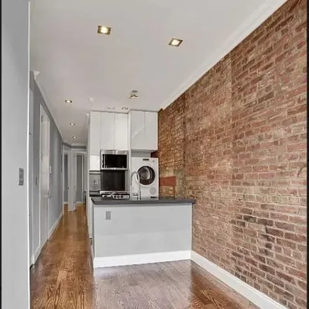 Image 4 - Saint Marks Place & 1st Avenue, Saint Marks Place, New York, NY 10009, USA - Apartment for rent