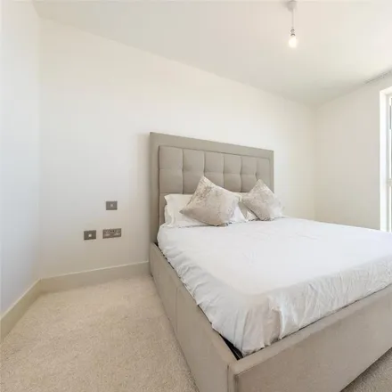 Image 5 - Abbotsford Court, Lakeside Drive, London, NW10 7FZ, United Kingdom - Apartment for rent