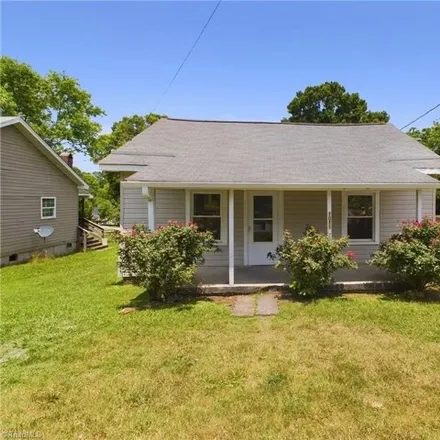 Image 1 - 1011 Elm St, Burlington, North Carolina, 27217 - House for sale