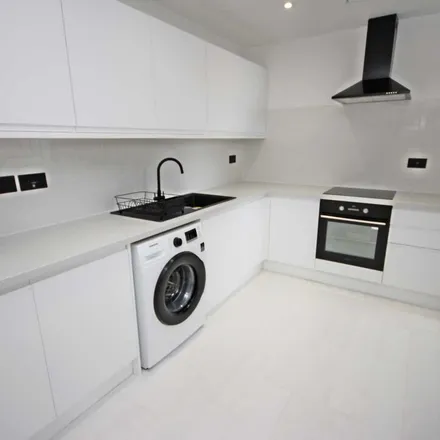 Image 2 - Chatsworth House, Spear Street, Manchester, M1 1JU, United Kingdom - Apartment for rent