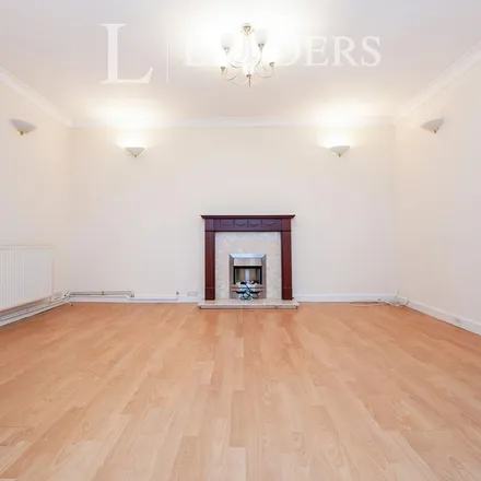 Image 2 - 65 Hawthorn Road, Cheltenham, GL51 7LX, United Kingdom - Apartment for rent