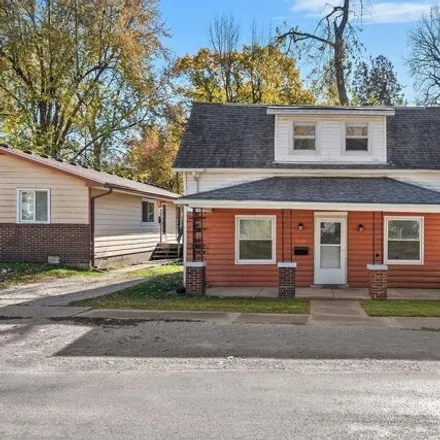 Buy this 2 bed house on 578 East Wood Avenue in Springfield, IL 62702