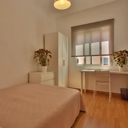 Rent this 3 bed room on Carrer de Yecla in 46021 Valencia, Spain