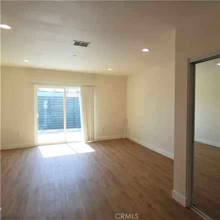 Image 5 - 2400 Carmona Avenue, Los Angeles, CA 90016, USA - Townhouse for rent