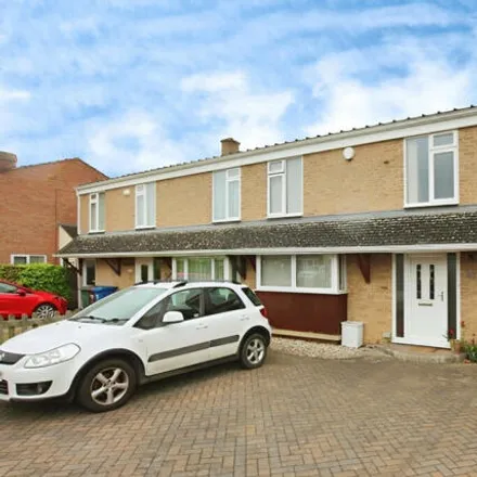 Buy this 4 bed duplex on Sterling Road in Kidlington, OX5 2DT