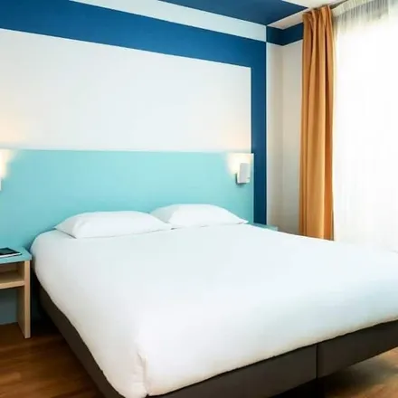 Rent this 1 bed apartment on 67400 Illkirch-Graffenstaden