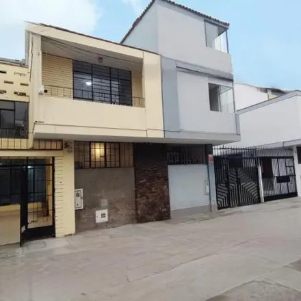 Buy this 3 bed house on Pasaje Pedro Dávalos in La Victoria, Lima Metropolitan Area 15034