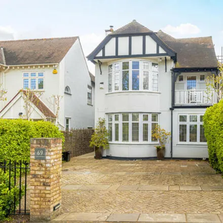 Buy this 5 bed house on Chalkwell Avenue in Southend-on-Sea, SS0 8NN
